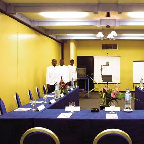 5)Le Meridien Douala—Meeting Room - 4.3mb - 7.2in x 4.8in @ 300dpi 拍攝者.jpg