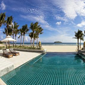 27)Le Meridien Shimei Bay Beach Resort &_ Spa—Infinity Pool with Sea View and Island 拍攝者.jpg