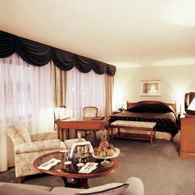 16)Le Meridien Moscow Country Club—deluxe room - 8.2"_ x 6.6"_ @ 300dpi 拍攝者.jpg