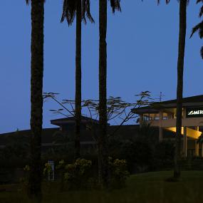 1)Le Meridien Ibom Hotel Golf Resort—Le Meridien at Night 拍攝者.jpg