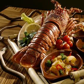 18)Le Meridien Kuwait—Steamed giant lobster with traditional accompaniments 拍攝者.jpg