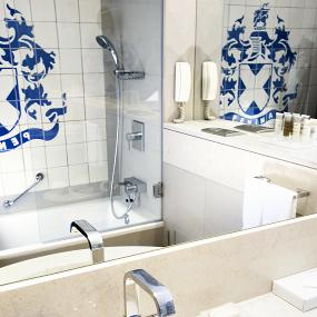 18)Le Meridien Penina Golf &_ Resort—Guest Bathroom 拍攝者.jpg