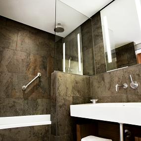 26)Le Meridien Barcelona—Bathroom 拍攝者.jpg