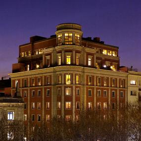 13)Le Meridien Barcelona—Hotel Faade by Night 拍攝者.jpg