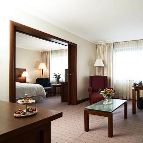 18)The Westin Zagreb—Westin Guest Office Suite - living room 拍攝者.jpg