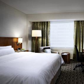4)The Westin Calgary—Traditional Guest Room 拍攝者.jpg