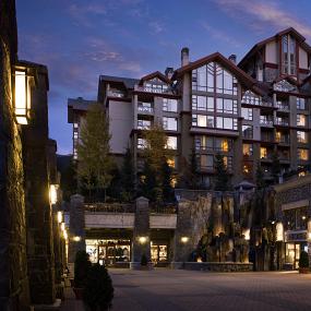 12)The Westin Resort &_ Spa, Whistler—Courtyard 拍攝者.jpg