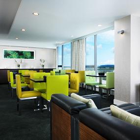 7)The Westin Wall Centre, Vancouver Airport—Westin Executive Club Lounge 拍攝者.jpg