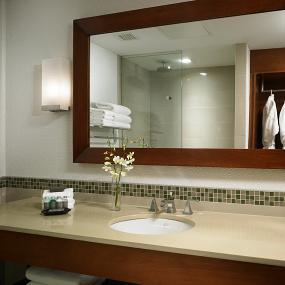4)The Westin Bayshore, Vancouver—Guest Room Bathroom 拍攝者.jpg
