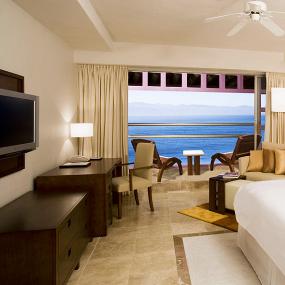 47)The Westin Resort &_ Spa, Puerto Vallarta—Whale, Beach 拍攝者.jpg