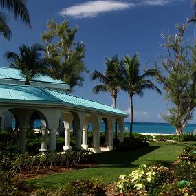 13)The Westin Casuarina Resort &_ Spa, Grand Cayman—Casa Havana Restaurant breezeway 拍攝者.jpg