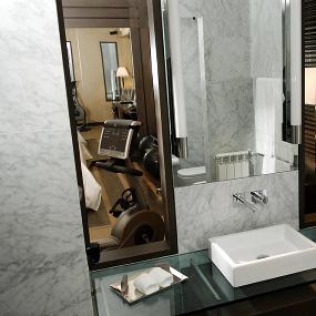 17)The Westin Palace, Milan—Guest room - WestinWORKOUT Room- Bathroom 拍攝者.jpg