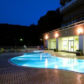 4)The Westin Miyako, Kyoto—Outside pool in fitness center 拍攝者.jpg