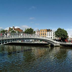 29)The Westin Dublin—Local Area, Ha'Penny Bridge 拍攝者.jpg