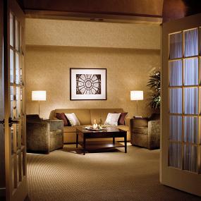 17)The Westin O'Hare—Suite Sitting Room 拍攝者.jpg