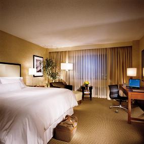 4)The Westin O'Hare—King Bed 拍攝者.jpg