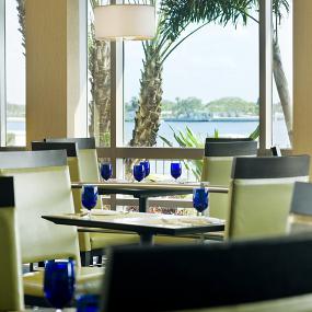 7)The Westin Tampa Bay—Executive Club Lounge 拍攝者.jpg