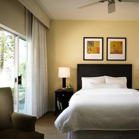 4)The Westin Mission Hills Resort &_ Villas—Bedroom 拍攝者.jpg