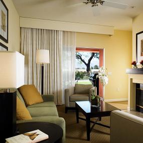 18)The Westin Mission Hills Resort &_ Villas—Living Room 拍攝者.jpg