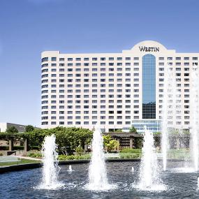 1)The Westin Indianapolis—Exterior with Fountains 拍攝者.jpg