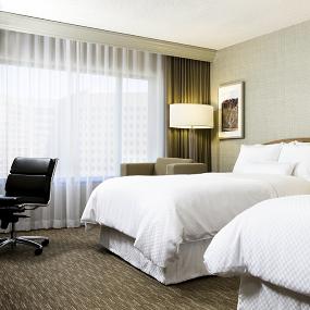 17)The Westin Indianapolis—Deluxe DoubleDouble Guest Room 拍攝者.jpg
