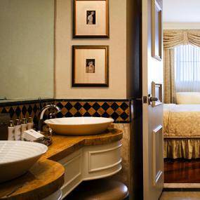 4)Westin Diplomat Golf and Spa—CC Suite Bath 拍攝者.jpg