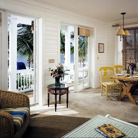 21)Sunset Key Guest Cottages, A Westin Resort—Living and Dining of Two Bedroom Cottage 拍攝者.jpg