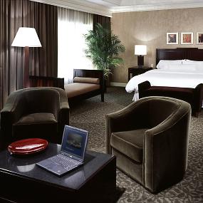 13)The Westin Convention Center, Pittsburgh—Luxury Suite Bedroom 拍攝者.jpg