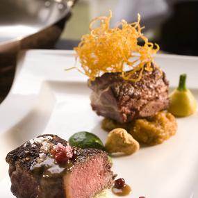 45)The Westin Crown Center, Kansas City—All Naturel Bison Two Ways, Lingonberry Sauce 拍攝者.jpg