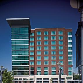 10)The Westin Memphis Beale Street—Hotel Exterior in Daytime 拍攝者.jpg