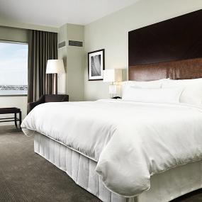 4)The Westin National Harbor—Guest Room with King Bed 拍攝者.jpg