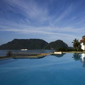 1)The Westin Langkawi Resort &_ Spa—Infinity Pool 拍攝者.jpg
